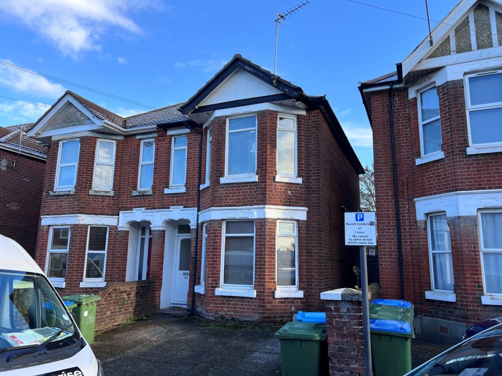 Lot: 155 - A PAIR OF TWO-BEDROOM FLATS FOR INVESTMENT - Semi detached freehold block of two flats